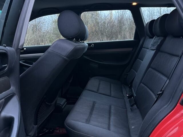 Красный Ауди А4, объемом двигателя 1.9 л и пробегом 380 тыс. км за 1750 $, фото 13 на Automoto.ua