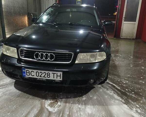 Красный Ауди А4, объемом двигателя 1.8 л и пробегом 275 тыс. км за 3555 $, фото 5 на Automoto.ua