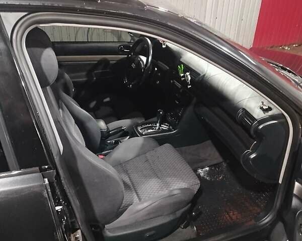 Красный Ауди А4, объемом двигателя 1.8 л и пробегом 275 тыс. км за 3555 $, фото 2 на Automoto.ua