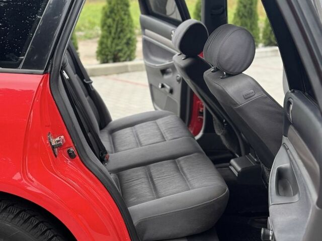 Красный Ауди А4, объемом двигателя 1.6 л и пробегом 315 тыс. км за 3350 $, фото 13 на Automoto.ua