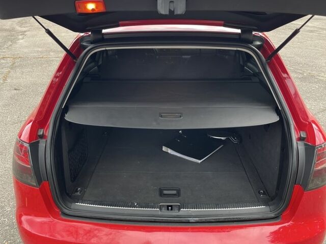 Красный Ауди А4, объемом двигателя 1.8 л и пробегом 250 тыс. км за 6500 $, фото 15 на Automoto.ua