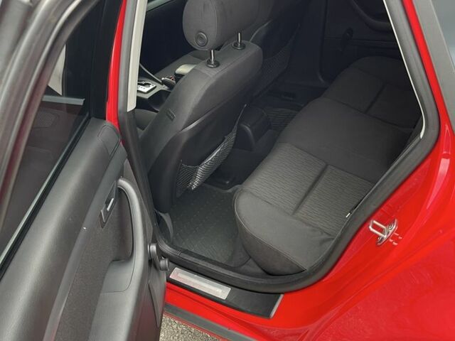 Красный Ауди А4, объемом двигателя 1.8 л и пробегом 250 тыс. км за 6500 $, фото 12 на Automoto.ua