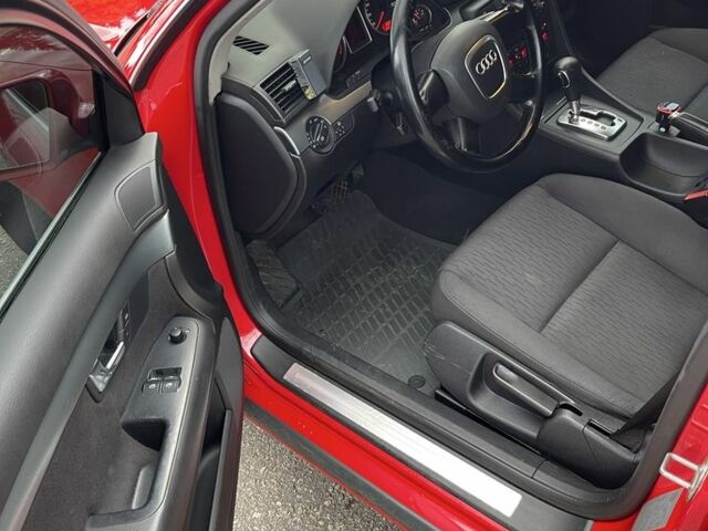 Красный Ауди А4, объемом двигателя 1.8 л и пробегом 250 тыс. км за 6500 $, фото 11 на Automoto.ua