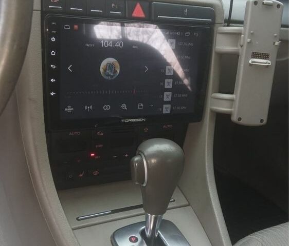 Красный Ауди А4, объемом двигателя 2 л и пробегом 280 тыс. км за 5500 $, фото 5 на Automoto.ua