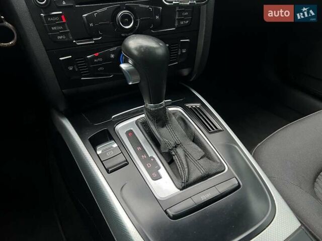 Червоний Ауді А4, об'ємом двигуна 2 л та пробігом 333 тис. км за 8690 $, фото 15 на Automoto.ua