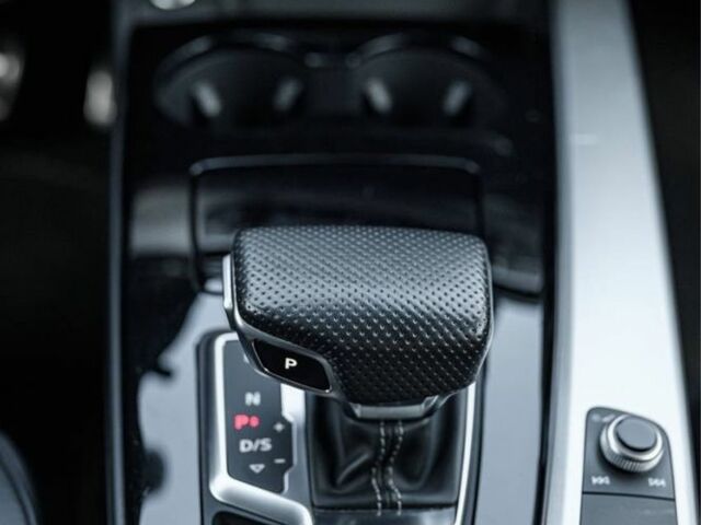 Красный Ауди А4, объемом двигателя 2 л и пробегом 205 тыс. км за 20990 $, фото 7 на Automoto.ua