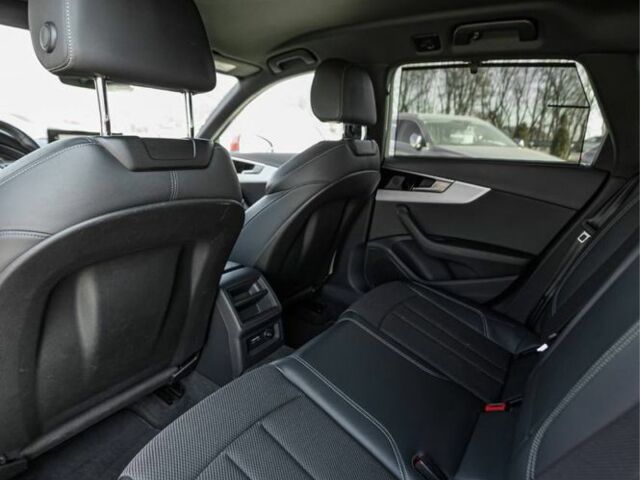 Красный Ауди А4, объемом двигателя 2 л и пробегом 205 тыс. км за 20990 $, фото 4 на Automoto.ua