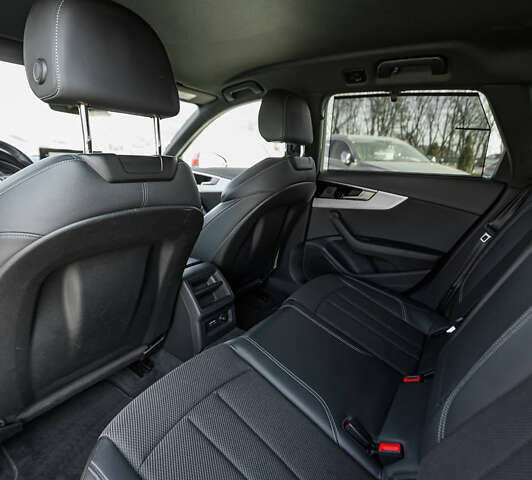 Красный Ауди А4, объемом двигателя 2.01 л и пробегом 206 тыс. км за 21500 $, фото 6 на Automoto.ua