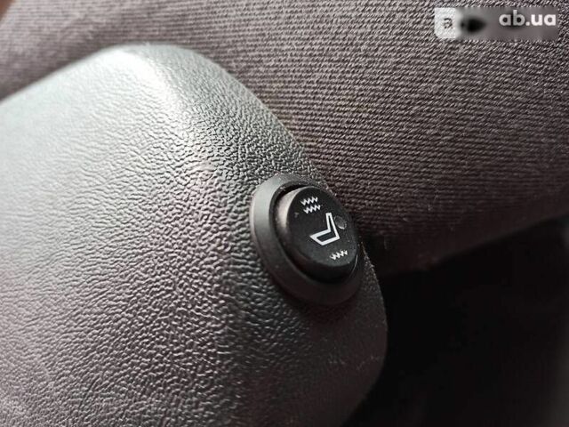 Ауди А4, объемом двигателя 1.8 л и пробегом 167 тыс. км за 7550 $, фото 14 на Automoto.ua