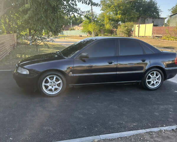 Ауди А4, объемом двигателя 1.6 л и пробегом 290 тыс. км за 2999 $, фото 1 на Automoto.ua