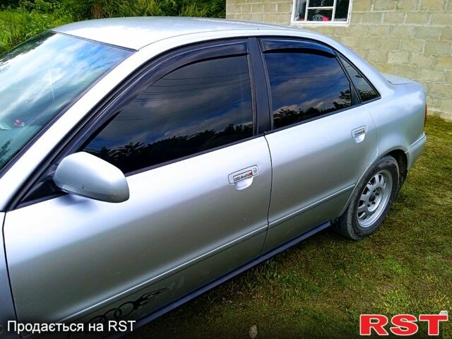 Ауди А4, объемом двигателя 2.6 л и пробегом 242 тыс. км за 2250 $, фото 1 на Automoto.ua