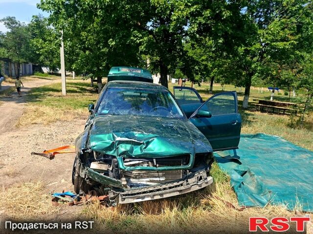 Ауди А4, объемом двигателя 1.8 л и пробегом 300 тыс. км за 700 $, фото 3 на Automoto.ua
