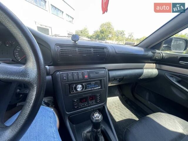 Ауди А4, объемом двигателя 1.6 л и пробегом 288 тыс. км за 2600 $, фото 6 на Automoto.ua