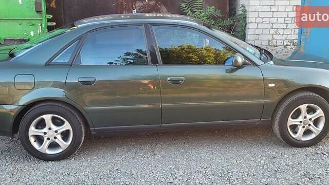 Ауди А4, объемом двигателя 1.9 л и пробегом 370 тыс. км за 4500 $, фото 9 на Automoto.ua