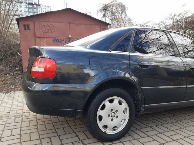 Ауди А4, объемом двигателя 1.6 л и пробегом 262 тыс. км за 4300 $, фото 27 на Automoto.ua