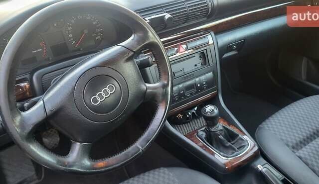 Ауди А4, объемом двигателя 1.9 л и пробегом 370 тыс. км за 4500 $, фото 2 на Automoto.ua