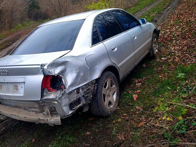 Ауді А4, об'ємом двигуна 2.4 л та пробігом 384 тис. км за 1000 $, фото 1 на Automoto.ua