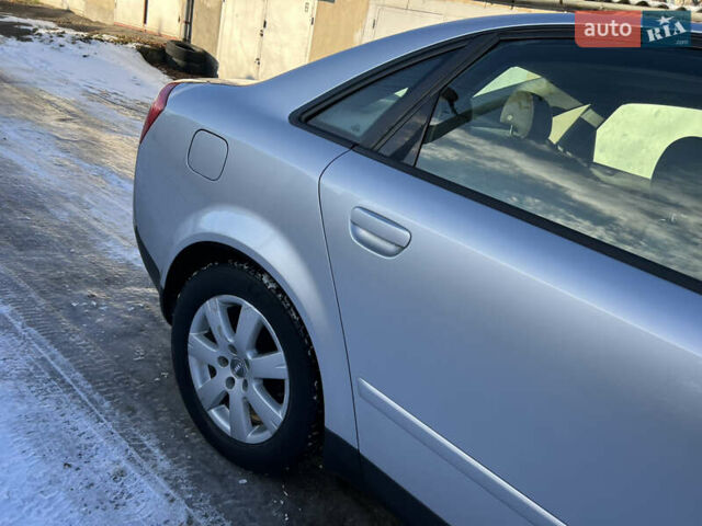 Ауді А4, об'ємом двигуна 2 л та пробігом 300 тис. км за 3850 $, фото 2 на Automoto.ua