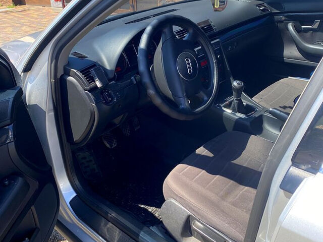 Ауди А4, объемом двигателя 2 л и пробегом 258 тыс. км за 5600 $, фото 4 на Automoto.ua