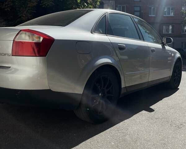 Ауди А4, объемом двигателя 2 л и пробегом 300 тыс. км за 5650 $, фото 4 на Automoto.ua