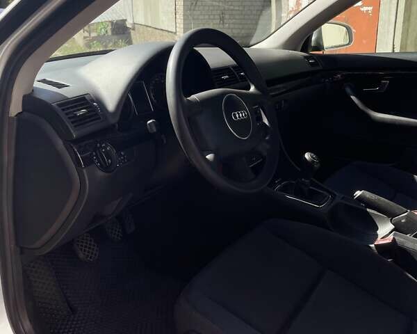 Ауди А4, объемом двигателя 2 л и пробегом 300 тыс. км за 5650 $, фото 10 на Automoto.ua