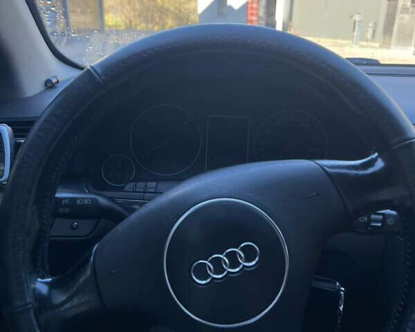 Ауди А4, объемом двигателя 2.5 л и пробегом 271 тыс. км за 4700 $, фото 12 на Automoto.ua