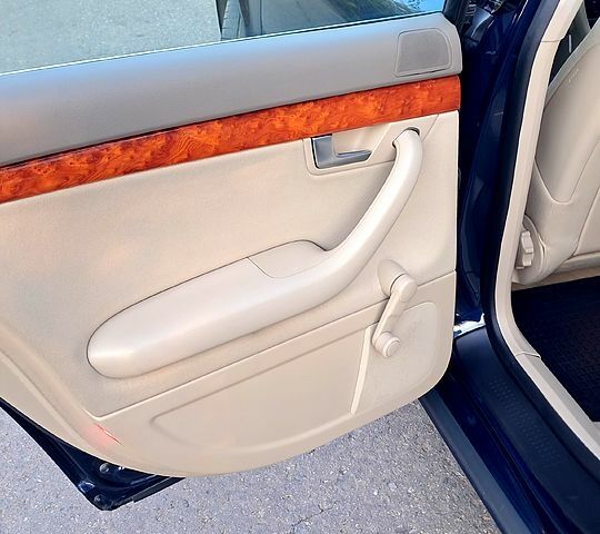 Ауди А4, объемом двигателя 1.8 л и пробегом 264 тыс. км за 6300 $, фото 7 на Automoto.ua