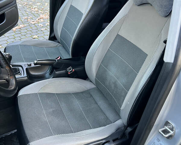 Ауді А4, об'ємом двигуна 1.6 л та пробігом 313 тис. км за 6000 $, фото 18 на Automoto.ua