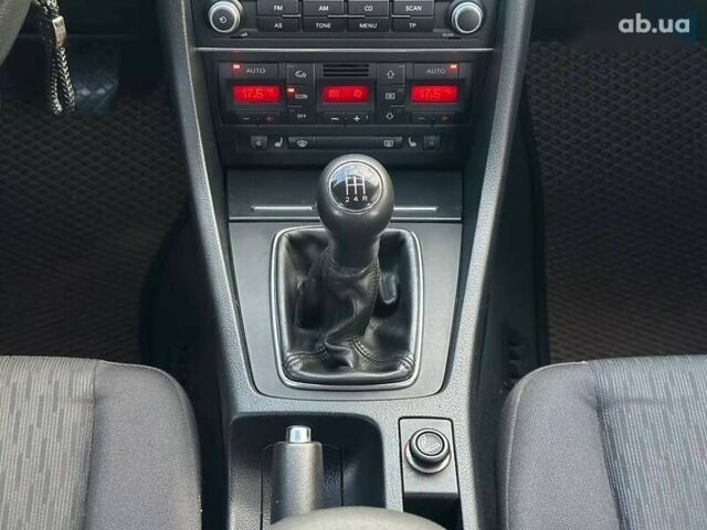 Ауді А4, об'ємом двигуна 1.6 л та пробігом 207 тис. км за 6450 $, фото 25 на Automoto.ua