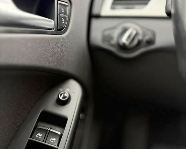 Ауди А4, объемом двигателя 2 л и пробегом 236 тыс. км за 9444 $, фото 20 на Automoto.ua