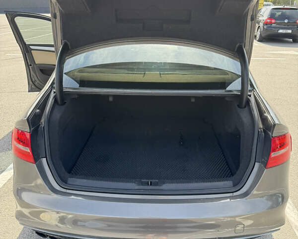 Ауди А4, объемом двигателя 2 л и пробегом 127 тыс. км за 11800 $, фото 5 на Automoto.ua