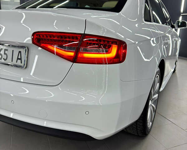 Ауди А4, объемом двигателя 2 л и пробегом 207 тыс. км за 12300 $, фото 4 на Automoto.ua