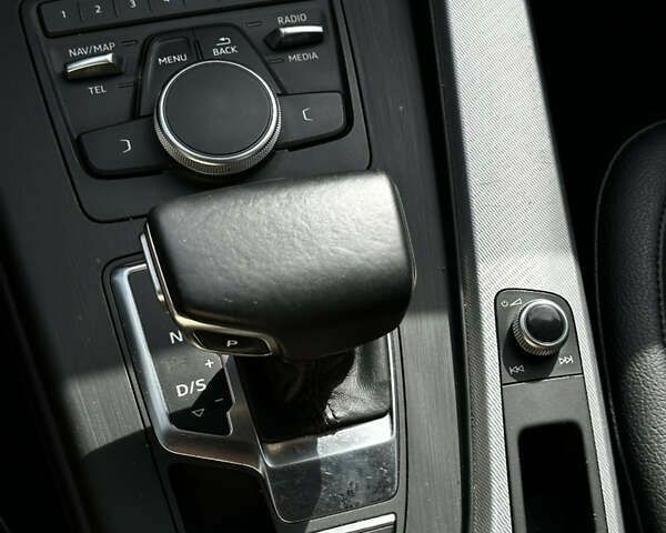 Ауди А4, объемом двигателя 2 л и пробегом 195 тыс. км за 13900 $, фото 12 на Automoto.ua