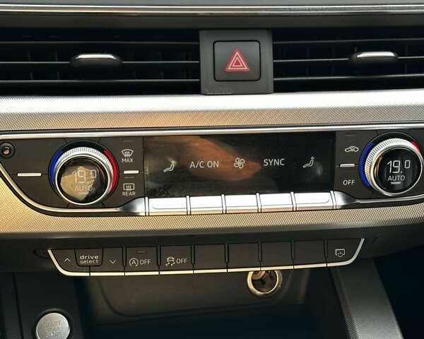 Ауди А4, объемом двигателя 2 л и пробегом 195 тыс. км за 13900 $, фото 11 на Automoto.ua