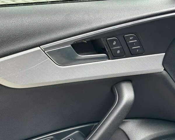 Ауди А4, объемом двигателя 2 л и пробегом 195 тыс. км за 13900 $, фото 5 на Automoto.ua