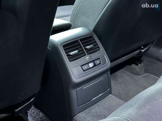 Ауді А4, об'ємом двигуна 2 л та пробігом 218 тис. км за 20900 $, фото 16 на Automoto.ua