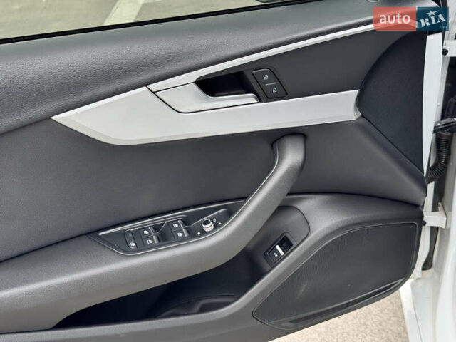 Ауди А4, объемом двигателя 2 л и пробегом 125 тыс. км за 17700 $, фото 26 на Automoto.ua