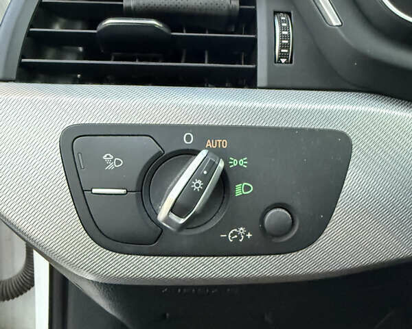 Ауді А4, об'ємом двигуна 2 л та пробігом 127 тис. км за 21000 $, фото 25 на Automoto.ua