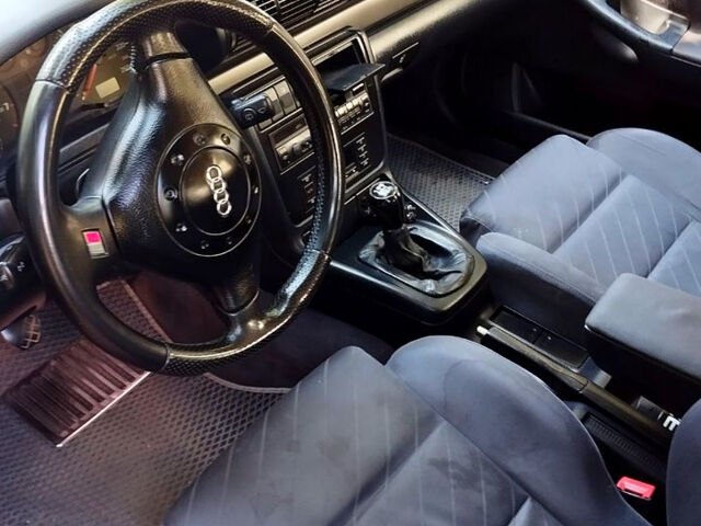 Ауди А4, объемом двигателя 2.6 л и пробегом 400 тыс. км за 3525 $, фото 4 на Automoto.ua