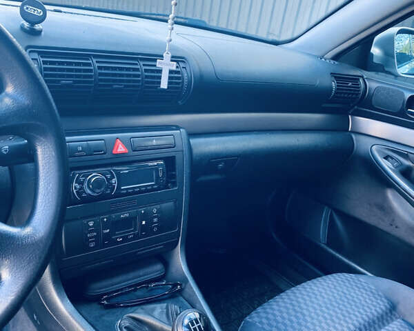 Ауди А4, объемом двигателя 1.8 л и пробегом 271 тыс. км за 3600 $, фото 4 на Automoto.ua