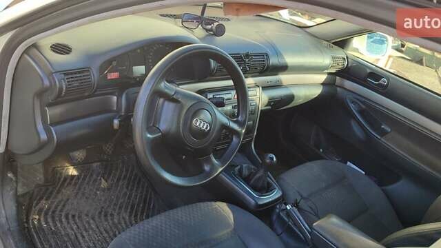 Ауди А4, объемом двигателя 2.5 л и пробегом 300 тыс. км за 2200 $, фото 3 на Automoto.ua