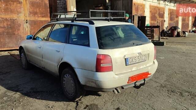 Ауди А4, объемом двигателя 2.5 л и пробегом 300 тыс. км за 2200 $, фото 1 на Automoto.ua