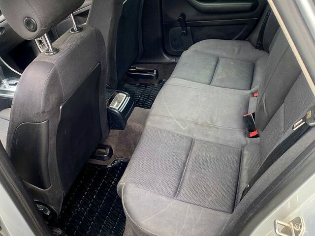 Ауди А4, объемом двигателя 2 л и пробегом 270 тыс. км за 4000 $, фото 7 на Automoto.ua