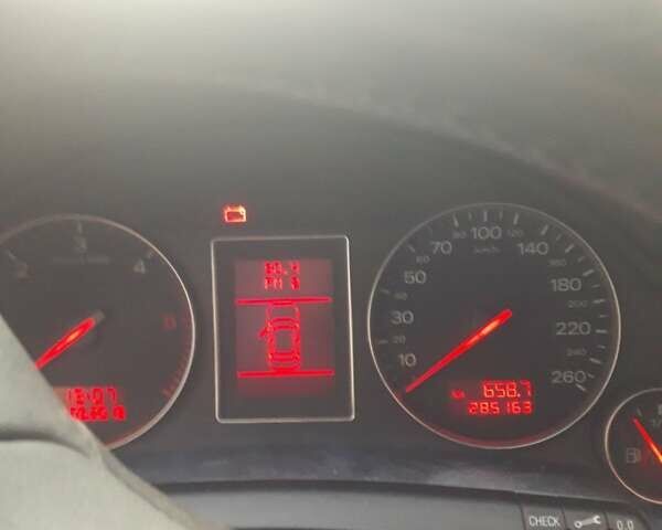 Ауди А4, объемом двигателя 2.5 л и пробегом 291 тыс. км за 6000 $, фото 7 на Automoto.ua