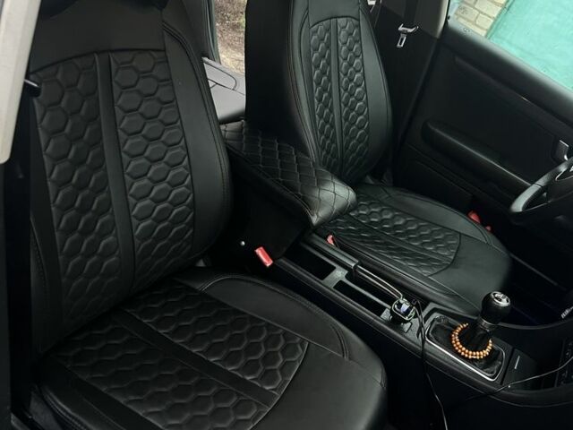 Ауди А4, объемом двигателя 2.5 л и пробегом 400 тыс. км за 4200 $, фото 2 на Automoto.ua