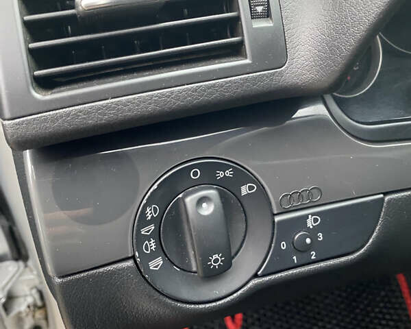 Ауді А4, об'ємом двигуна 1.6 л та пробігом 195 тис. км за 5700 $, фото 7 на Automoto.ua