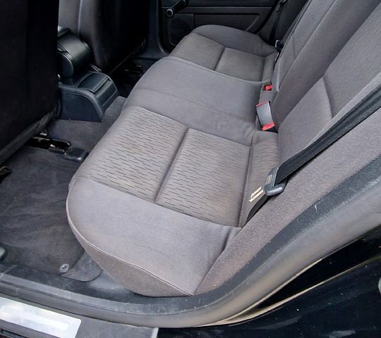 Ауди А4, объемом двигателя 1.9 л и пробегом 255 тыс. км за 7210 $, фото 6 на Automoto.ua