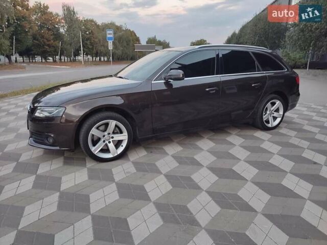 Ауді А4, об'ємом двигуна 2 л та пробігом 260 тис. км за 10000 $, фото 24 на Automoto.ua