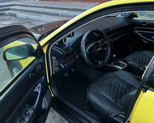 Желтый Ауди А4, объемом двигателя 1.9 л и пробегом 320 тыс. км за 2700 $, фото 9 на Automoto.ua