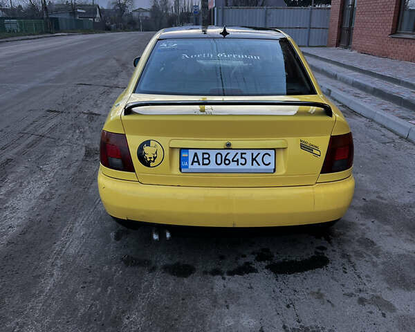 Желтый Ауди А4, объемом двигателя 1.9 л и пробегом 320 тыс. км за 2700 $, фото 2 на Automoto.ua